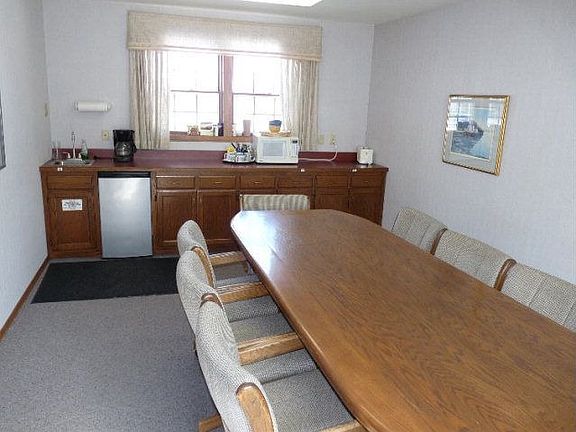 3rd image of 10568 Country Walk Ln