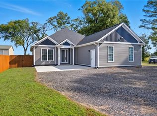 1469 Whittamore Rd, Chesapeake, VA 23322