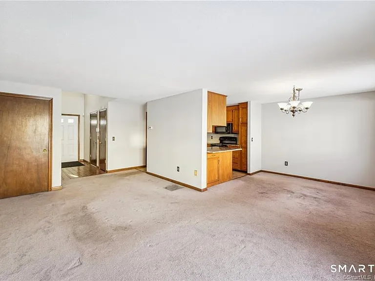 17 Oak Forest Dr #2 — Photo 13