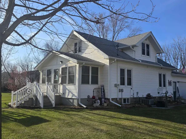 12546 Main St, Eldorado, IA 52175