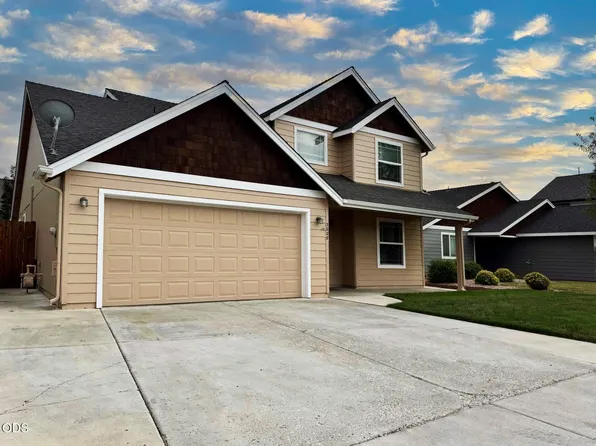 3028 SW Indian Pl, Redmond, OR 97756