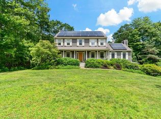 84 Meadowbrook Ln, Westport, MA 02790