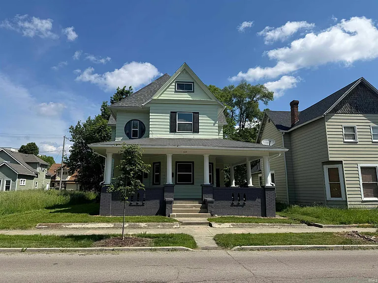 614 W Charles St — Photo 1