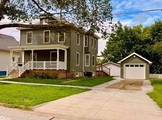 1612 Smith St, Burlington, IA 52601