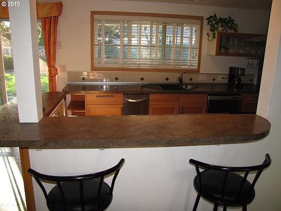 5th image of 7416 NW Vista Ave