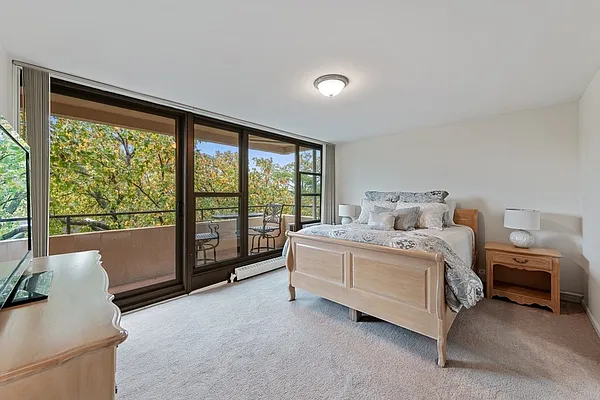 Sold by Shares of New York Marketing LLC | media 35