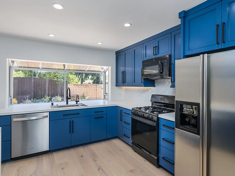 32046 Kingspark Ct — Photo 10