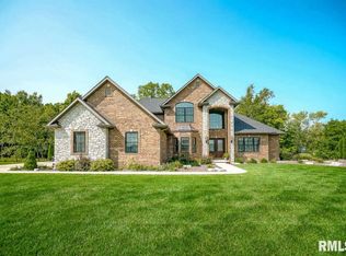 141 Wolf Crossing Dr, Morton, IL 61550