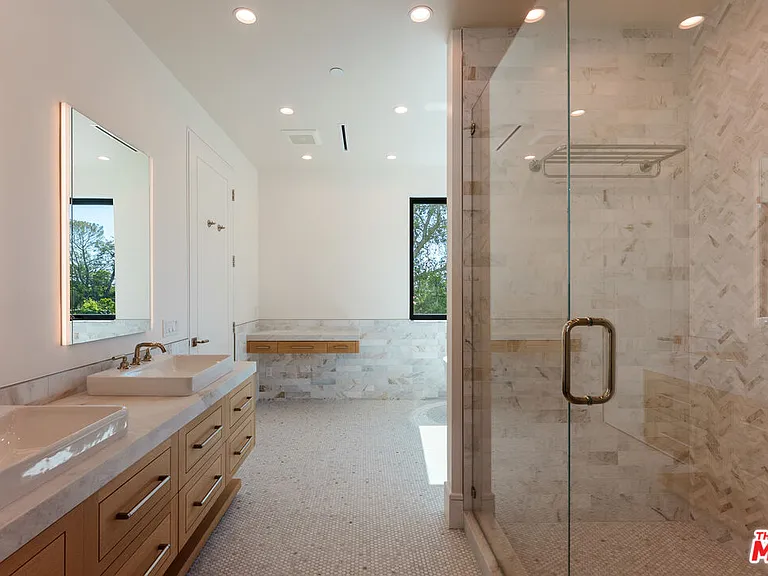 382 Aderno Way — Photo 37