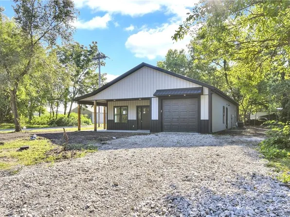 200 N Pine St, Holden, MO 64040