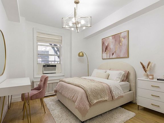 3rd image of 321 E 43rd St APT 905