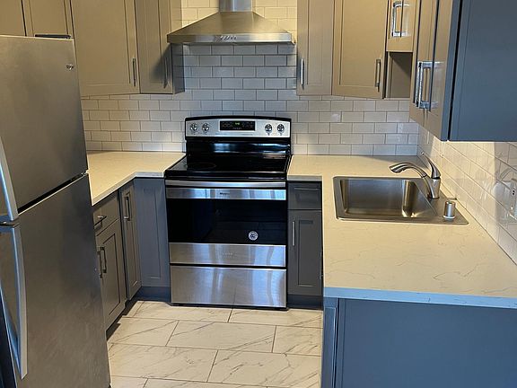 2nd image of 681 Manor Dr APT B
