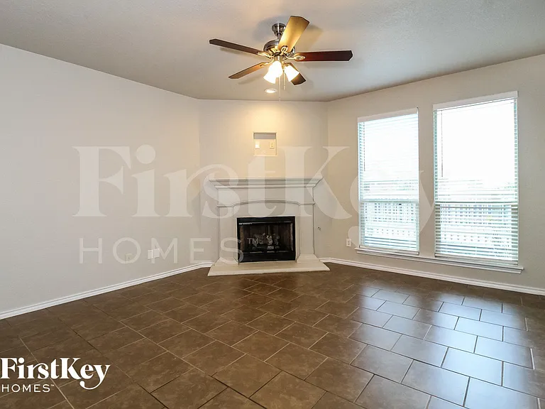 1221 Goodland Ter — Photo 3