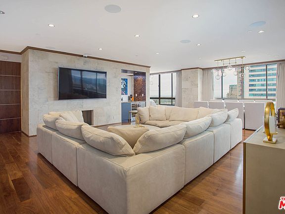 3rd image of 10430 Wilshire Blvd APT 1901