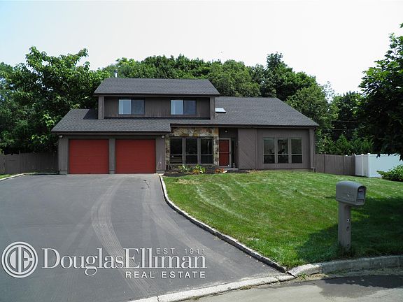 2nd image of 7 Royal Ct