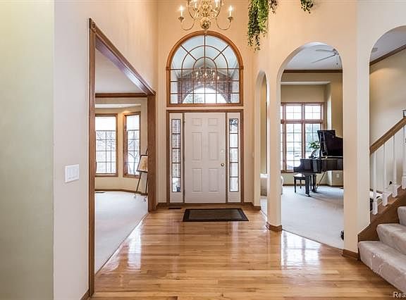 5th image of 27234 Cambridge Ln