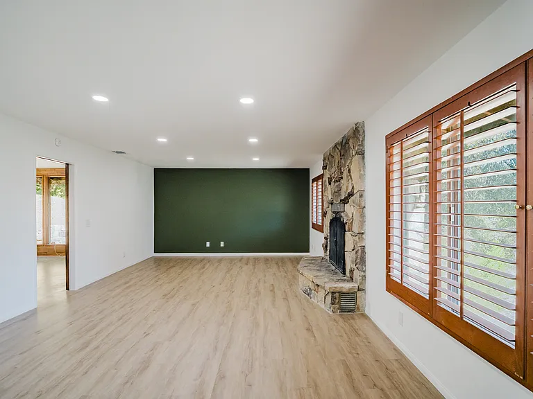 39218 Oak Glen Rd — Photo 5
