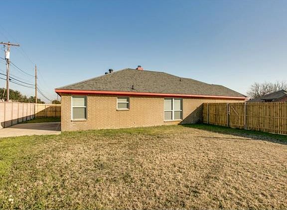 5th image of 1051 Wood Brook Dr