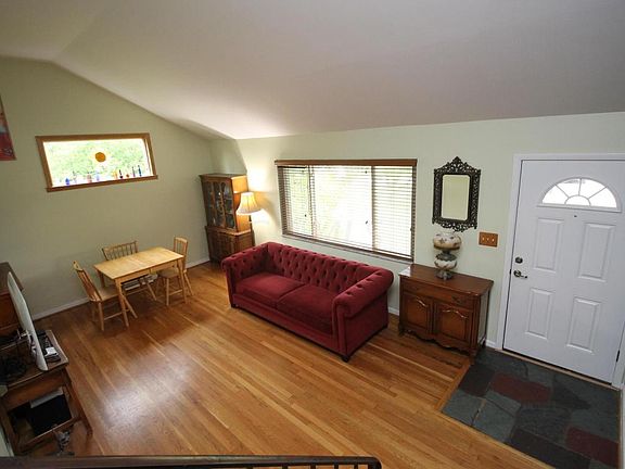 5th image of 487 Catawba Ct