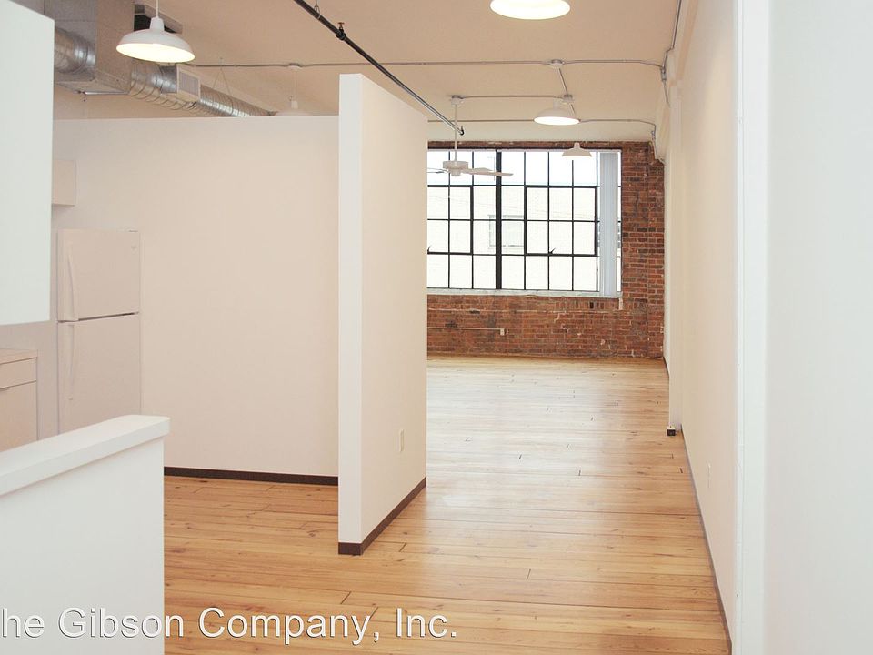 2nd image of 4101 Commerce St Ste 9