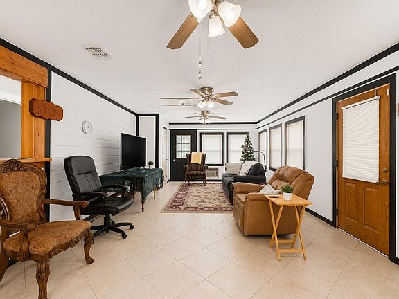 5th image of 1009 Private Road 1024