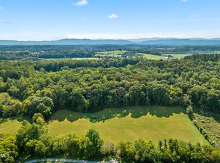 562 Whispering Horse Trl, Rockford, TN 37853