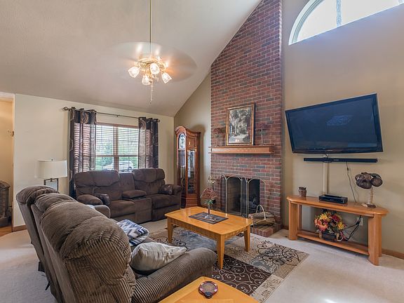 2nd image of 4868 Crosscreek Dr