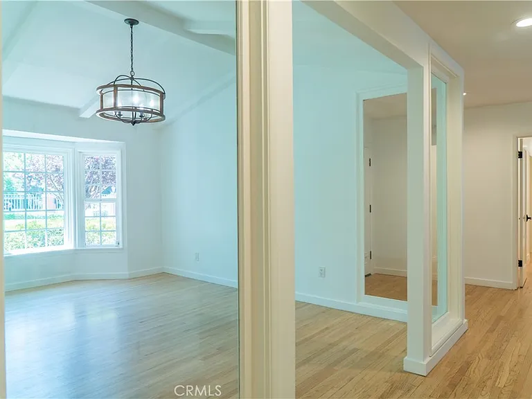 5054 Encino Ave — Photo 45