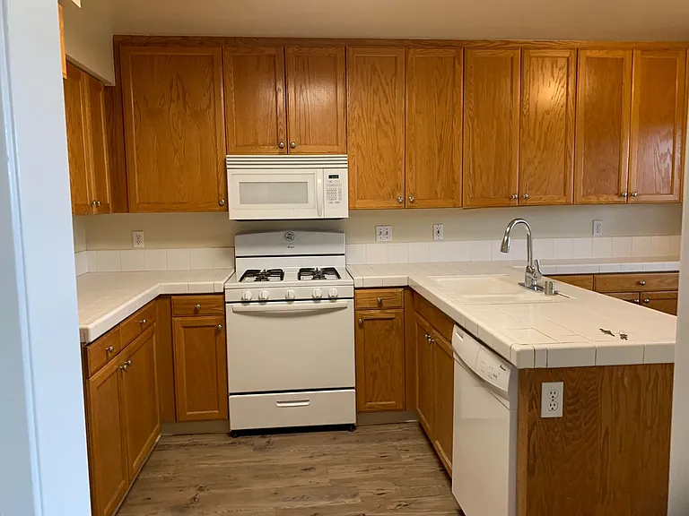 15766 Midwood Dr #4 — Photo 22