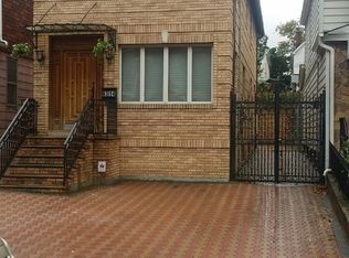 6314 Saunders St, Rego Park, NY