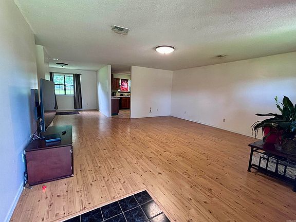 3rd image of 202 Houston Ave