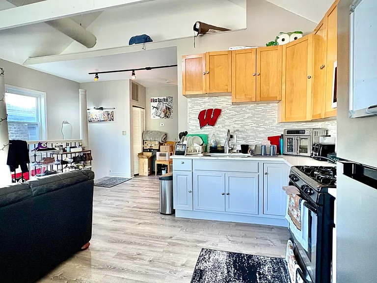1239 W Ohio St #3 — Photo 3