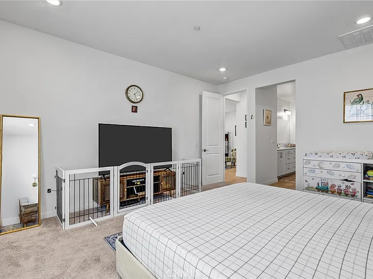27676 Symphony Pl — Photo 16