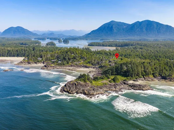 885 Moser Pl, Tofino, BC V0R 2Z0