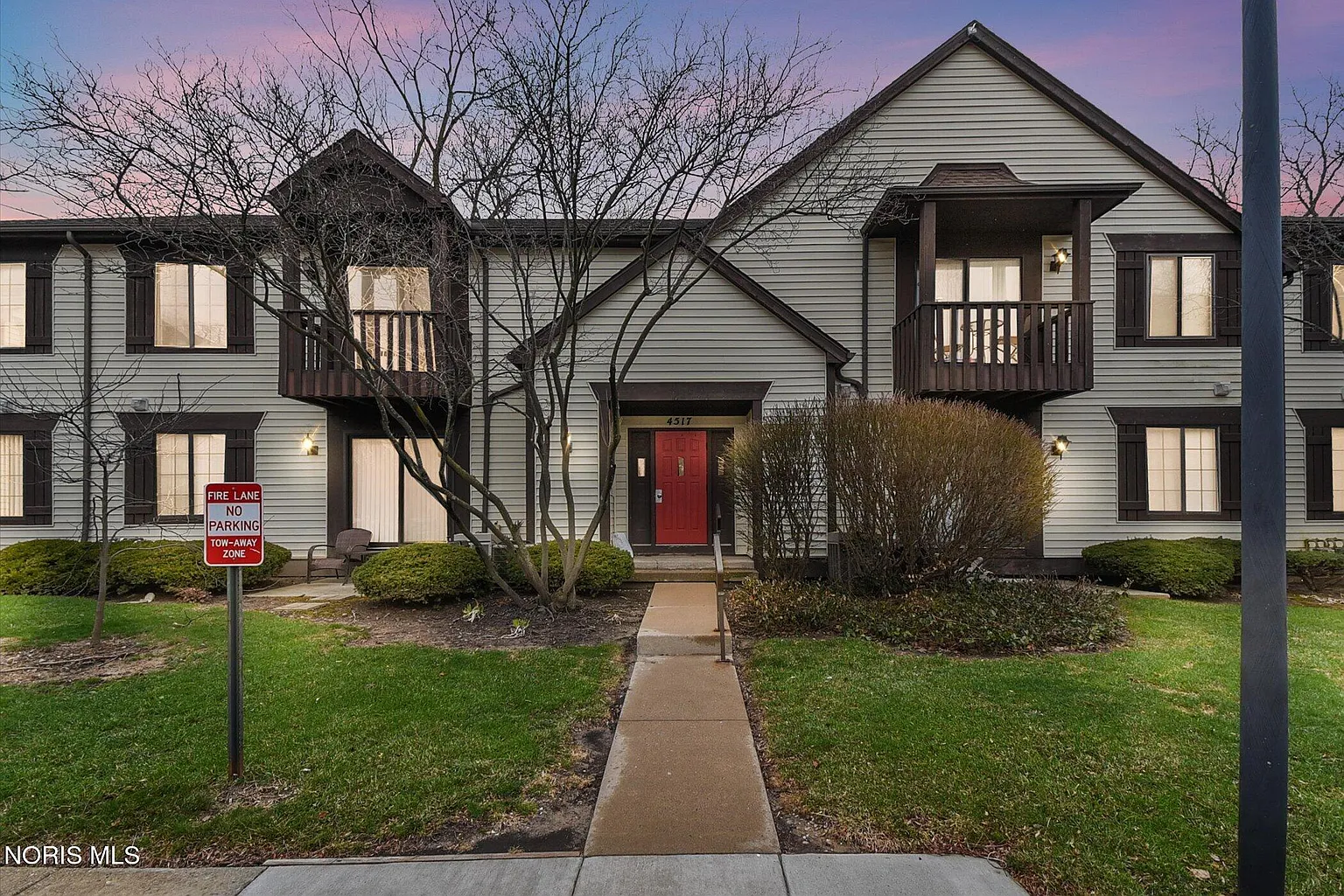 4517 W Bancroft St #28 photo 1