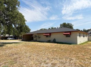 302 N Elm St, Mooreland, OK 73852