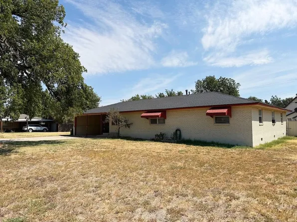 302 N Elm St, Mooreland, OK 73852