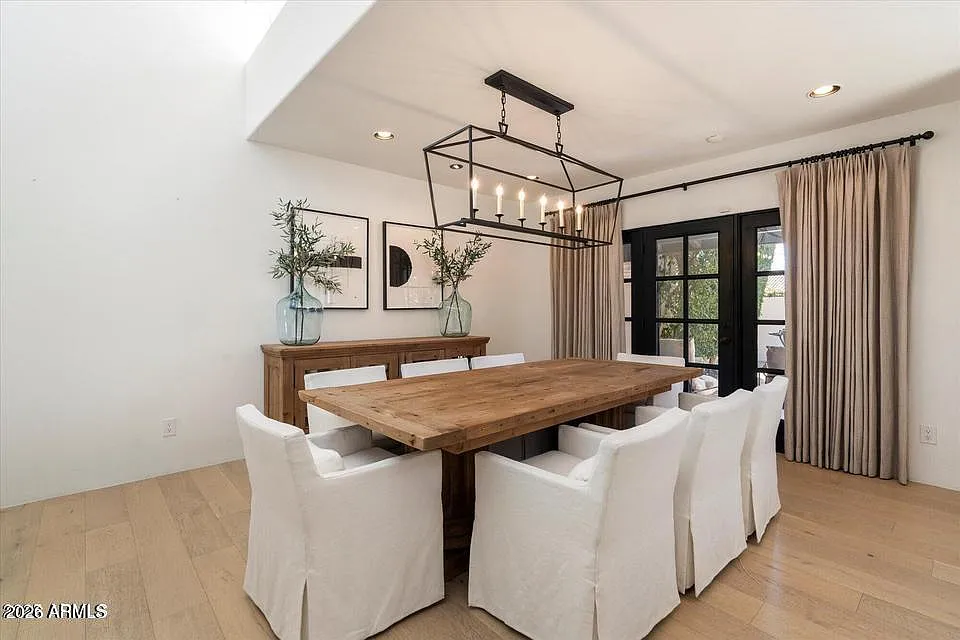 4 bed, 3.0 bath, 3002 sqft, $12,000 — Photo 4