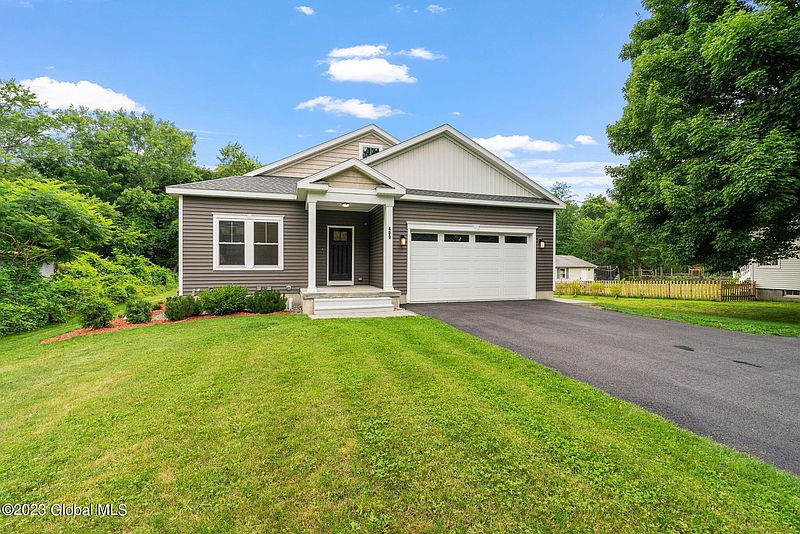 3rd image of 409 Elm Avenue