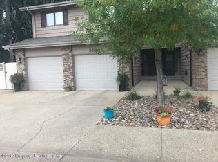 2196 Prairie Ave, Dickinson, ND 58601