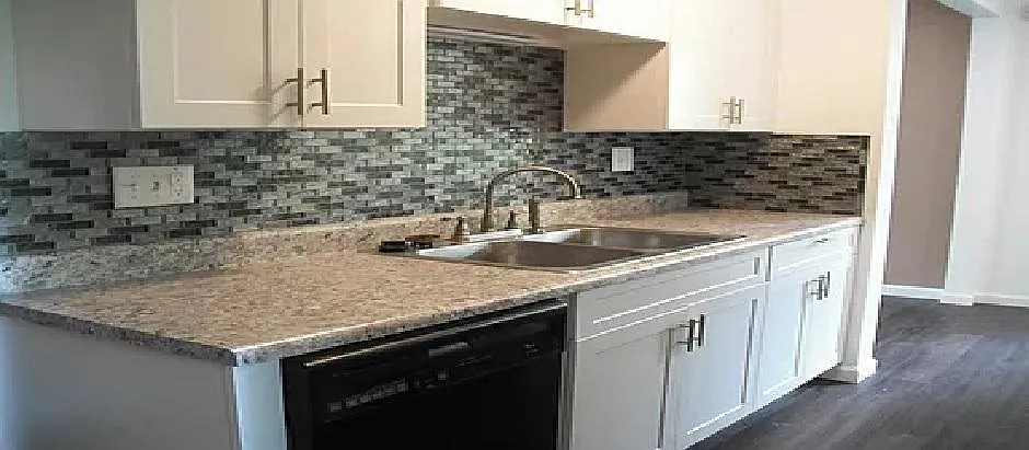 3 bed, 953 sqft, $1,150 — Photo 3