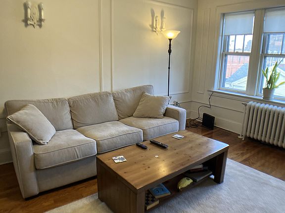 5th image of 4 Lynwood Pl APT 6