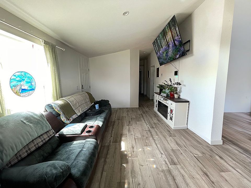 2nd image of 702 W McArthur Ave #67