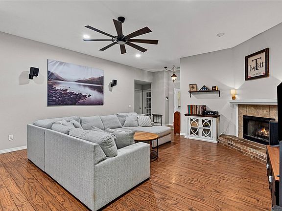 5th image of 25 Overton Dr
