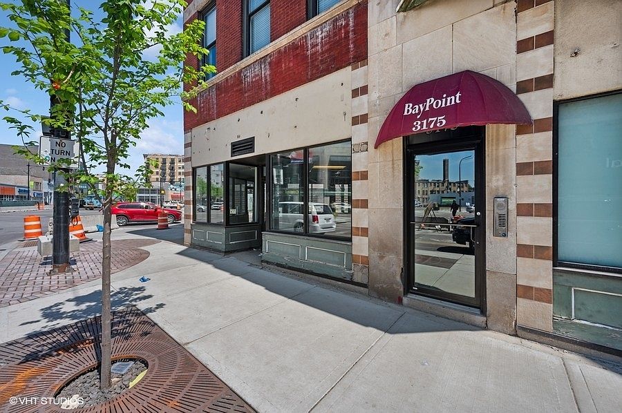 1st image of 3175 N Lincoln Ave APT 301