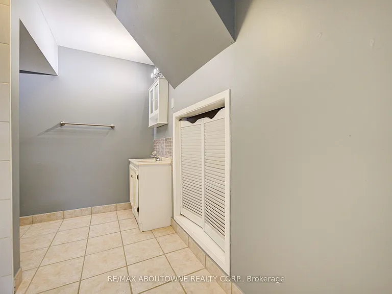 1156 Old Colony Rd #LOWER — Photo 34