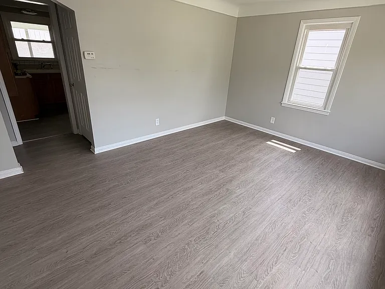 4655 Niagara St — Photo 5