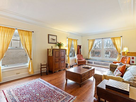 5th image of 2341 N Commonwealth Ave APT 4A