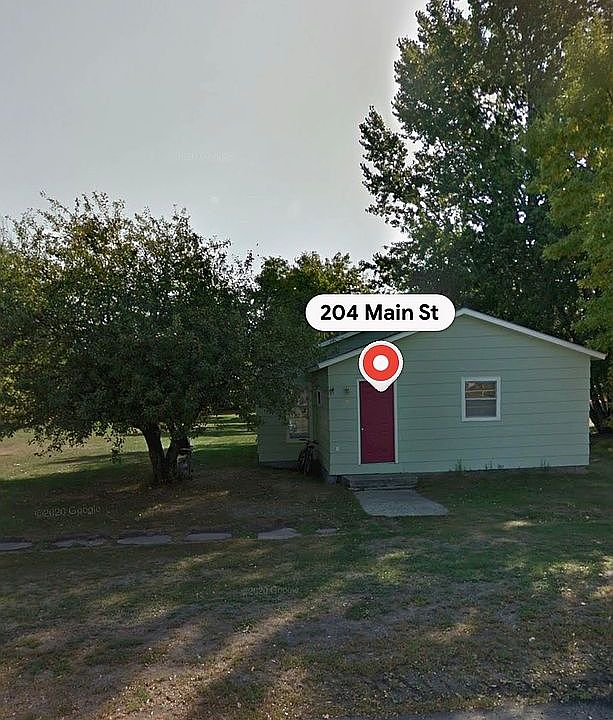 1st image of 204 Main St