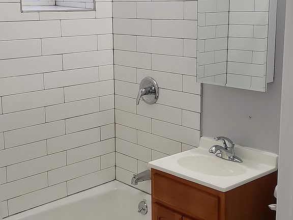 4th image of 166 Summit Ave APT B1